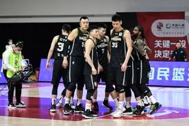 再遇老叔！郭艾伦毫不手软砍下全场最高分，辽篮再度击败广州队图片