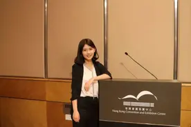 广东女孩，曾患抑郁症，父母破产后，她帮忙还债，年入50万，凭啥图片