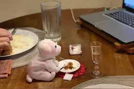 意大利另类“家庭生活”爆红，十万云爹妈围观：想重现女儿的童年图片