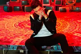 那个男人复出引发争论！本人和老道先后回应图片