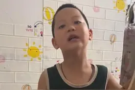 哭笑不得！山东一萌娃夸奖式批评妈妈：你这么漂亮为啥脾气这么差图片