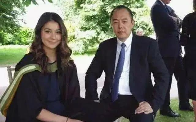 张铁林坐床成活佛 张铁林坐床成活佛事件,记者采访(图2) 张铁林坐床成活佛 张铁林坐床成活佛事件,记者采访(图2)