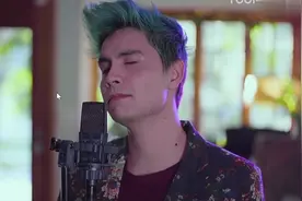 #开口跪系列#外国人惊唱中文歌，一剪梅？，居然还唱的这么深情图片