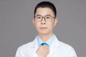 百万网红医生被曝骚扰女性！私聊内容不堪入目，多次被举报是惯犯图片