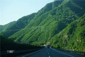 中国最霸气穿山隧洞，15分钟穿越中国南北，隧道里建3个袖珍公园图片