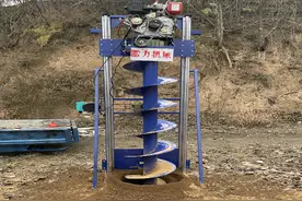 通讯电杆挖坑机硬土打洞自动钻图片