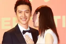 冯绍峰到底有多招女人喜欢？看完五张照片，你就明白了图片