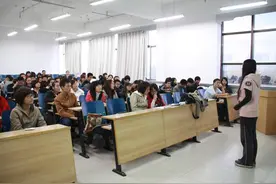 大学校园存在这些“潜规则”，辅导员会暗示，新生容易吃亏图片