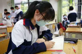 “就怕学霸过寒假”，同样是放假，学霸和学渣的时间表大不一样图片