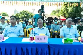 海城区在流下村举办庆祝“中国农民丰收节”活动图片