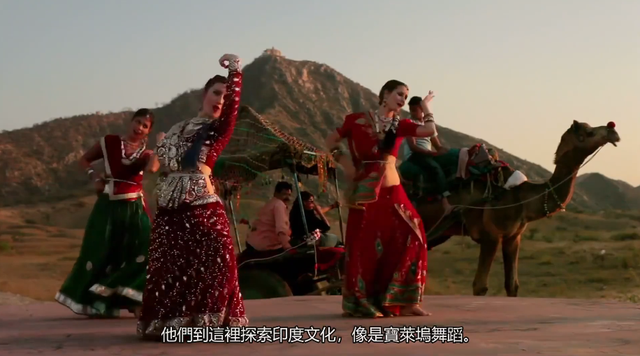 吉普赛人如何追捕眼镜蛇？看见蛇洞直接伸手忙抓，看得我心惊肉跳