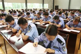 从辅警晋升为正式警察到底有多难？图片