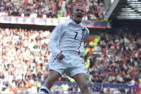 救赎与和解！贝克汉姆封神一战20周年，轰价值10亿任意球图片