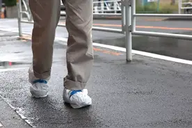 有了这款防漏的雨鞋套，下雨天再也不怕鞋子湿，干净如初不怕脏图片