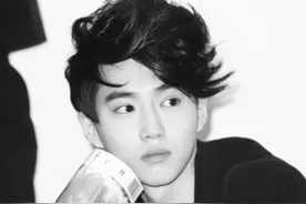 继XIUMIN、D.O.后，EXO队长金俊勉入伍，时间在生日之前图片