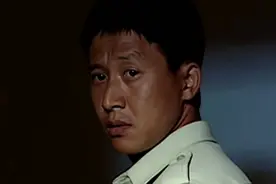 《士兵突击》原著：钢七连解散，高城想求助军长父亲，被三多点醒图片