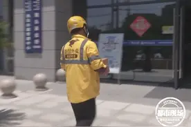 神秘纸盒叮当作响，外卖小哥细思极恐，果断选择报警图片