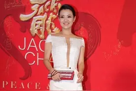 撒贝宁前女友真是长了一张“央视脸”，五官太大气了，真让人心动图片