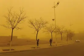 沙尘来袭！河西五市多条路段实行交通管制 近期仍有沙尘图片