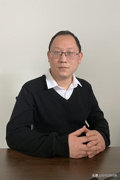 砂石中间商怎么挣钱