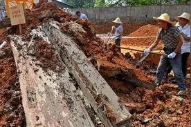 村民挖地基，意外发现宋代大墓，专家考古时，老人：这是我家祖坟图片