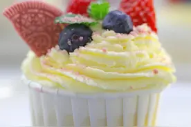 今日女神节，做松软可口的纸杯蛋糕，祝女神们节日快乐图片