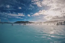 云旅游：冰岛蓝潟湖，世界最大露天温泉，能拍出泡在仙池的感觉图片