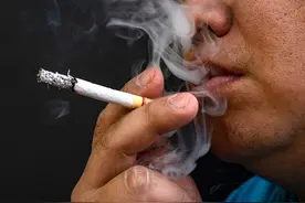 戒烟是一根不吸好，还是慢慢减少好？图片