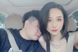 被封一月还要搞我，神豪晒与女主播亲密合照，抢了一早上鸿星尔克图片