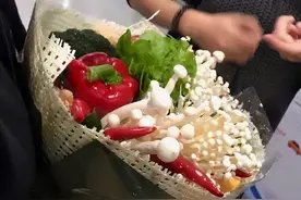 每日一笑：铲屎官，你几天没刷牙啦，怎么这么臭图片