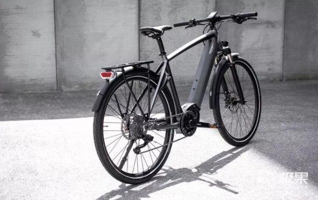 英国老牌厂商凯旋推出首款电动自行车Trekker GT，售价23476元
