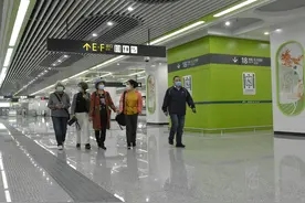 成都地铁18号线开通 华阳20多分钟飙拢三岔站图片