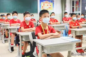 爸爸姓“曹”，给儿子取名太牛了，老师上课不敢点名图片