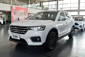 大尺寸2.0T的SUV，大五座设计自动挡价格低廉，带你看哈弗H7图片