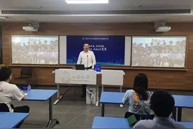上大毕业研究生思政最后一课：硕士博士意味着什么？图片