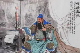 乾隆皇帝大骂陈寿，痛斥刘禅，为了美化关羽不惜篡改历史图片