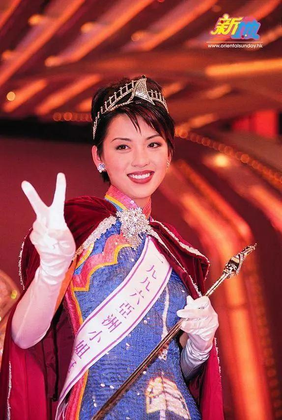 大学游泳课鸡皮肤