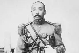 张作霖有70个厨子，每顿四菜一汤，两个规矩让张学良吃饭非常紧张图片