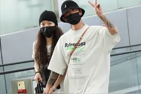 王斯然真自信，学老公GAI穿嘻哈风，但颜色没配好，反而显得腿短图片
