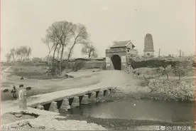 1930年的辽宁朝阳，三座古塔北塔建于北魏图片