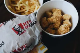 从串串到胡辣汤、小笼包、热干面，肯德基还是我们认识的洋快餐？图片