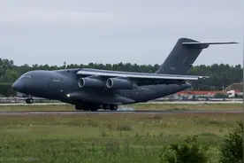 机场遭拍！中国空军歼-16、歼-10B、运-20远征俄罗斯，展国威军威图片