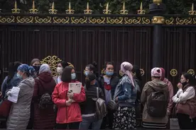 低出生率的俄罗斯想吸引前苏联的打工者，如今500万都困在莫斯科图片