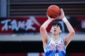 中文版球衣初亮相！新疆伊力特战胜福建豹发力图片