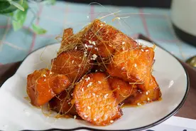 做拔丝红薯不成功，熬糖是关键，大厨教你简单好方法，拔丝半米长图片