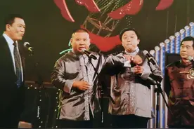 那时候，赵本山范伟还没登上春晚，郭德纲于谦还参加主流相声演出图片