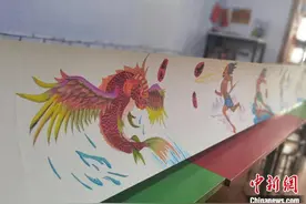 9岁男孩手绘10米《山海经》画卷 神话故事脱口而出图片