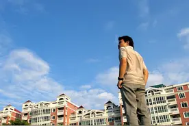 “二次房改”真要来了？清华博士后提出新方案，两类人或得到实惠图片