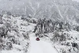消防员徒步30公里雪地巡山 巡查一次需2到3天图片