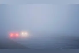 受大雾影响 河北境内多个高速路段道路封闭图片